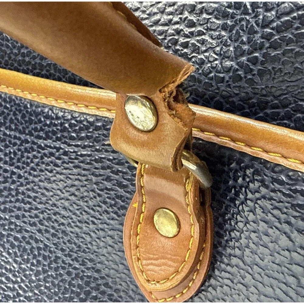 Vtg  Dooney & Bourke Satchel Bag Womens Navy Tan Leather All Weather Read Read